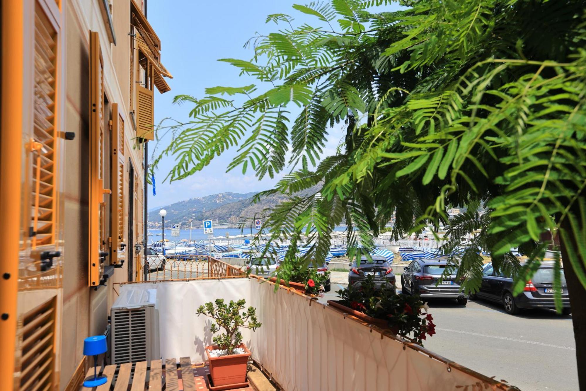 Adamaina - Sea View Apartment With Private Garage Sestri Levante Extérieur photo